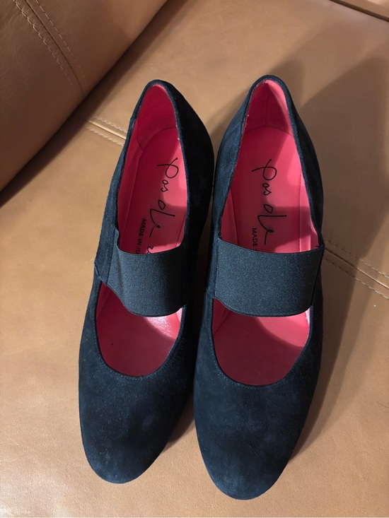 Pas de Rouge Shoes - Classic Black Suede Mary Jane-Inspired Pas De Rouge Pumps